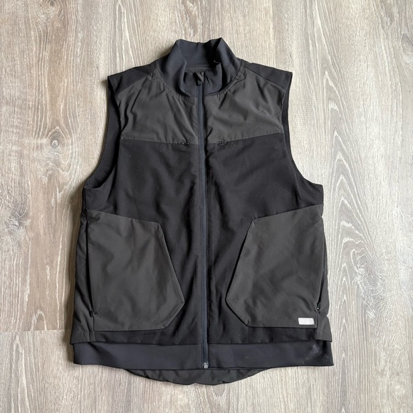 Figs Morven Insulated Quilted Vest - Picture 1 of 4